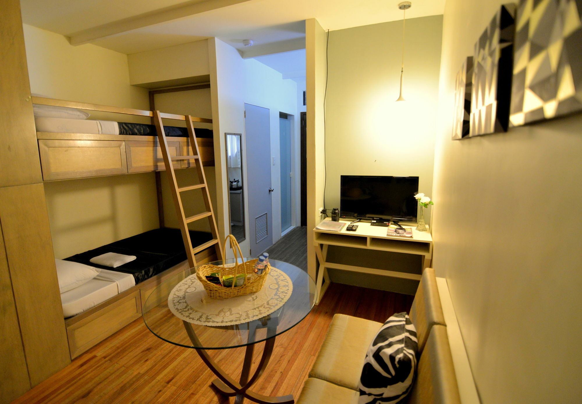 Versteeg Vacations - Fontana Residences Cebu ภายนอก รูปภาพ